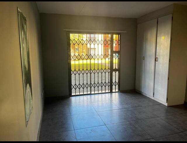 2 BEDROOM APARTMENT FOR SALE IN KANONIERSPARK